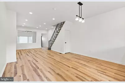 906 W Rockland Street, Philadelphia, PA 19141 - Photo 5