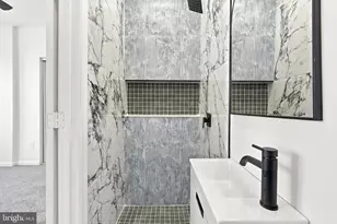 906 W Rockland St, Philadelphia, PA 19141 - Photo 27