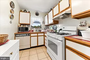 9335 Banes St, Philadelphia, PA 19115 - Photo 13