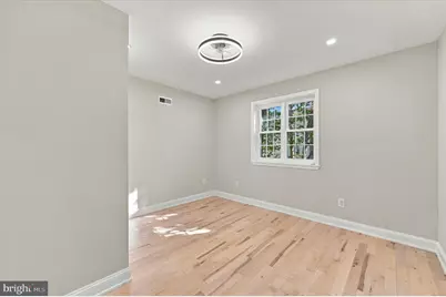 2437 S Reese Street, Philadelphia, PA 19148 - Photo 9