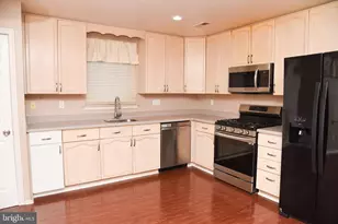 303 Laura Ln, Philadelphia, PA 19116 - Photo 7