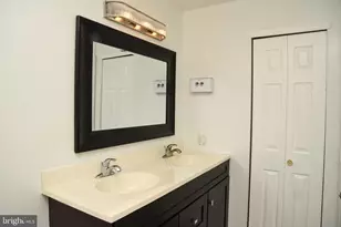 303 Laura Ln, Philadelphia, PA 19116 - Photo 19