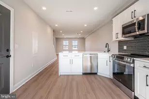 2707 Priya Ln, Philadelphia, PA 19131 - Photo 3