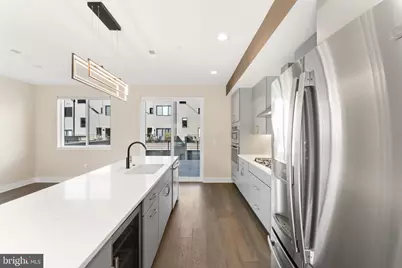 662 N 13th Street, Philadelphia, PA 19123 - Photo 11