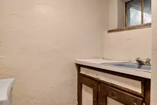 2442 S Lawrence St, Philadelphia, PA 19148 - Photo 25