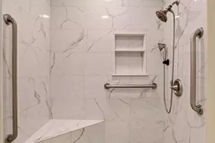 2442 S Lawrence St, Philadelphia, PA 19148 - Photo 11