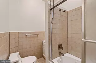 2442 S Lawrence St, Philadelphia, PA 19148 - Photo 21