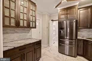 2442 S Lawrence St, Philadelphia, PA 19148 - Photo 9
