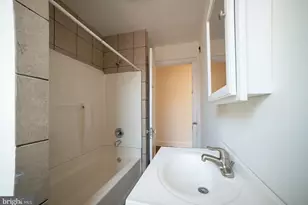 1520 N 17th St, Philadelphia, PA 19121 - Photo 15