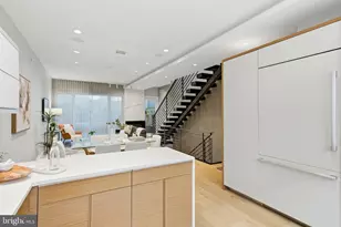 204 W Laurel St, Philadelphia, PA 19123 - Photo 9