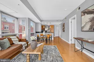 1034 Spruce St, Philadelphia, PA 19107 - Photo 5