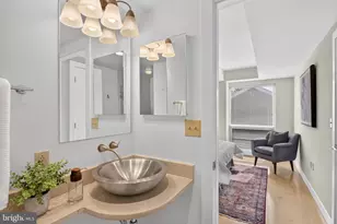 1034 Spruce St, Philadelphia, PA 19107 - Photo 13