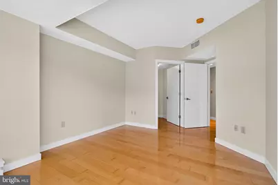 1034 Spruce Street #501, Philadelphia, PA 19107 - Photo 17