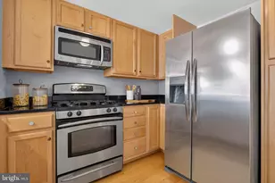 1034 Spruce St, Philadelphia, PA 19107 - Photo 9