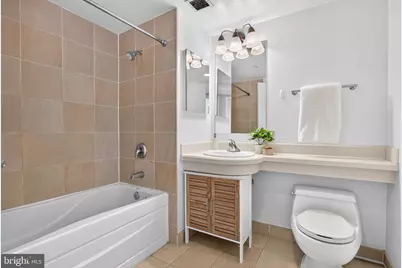 1034 Spruce Street #501, Philadelphia, PA 19107 - Photo 19