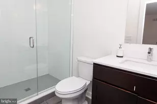 968 N 8th St, Philadelphia, PA 19123 - Photo 9