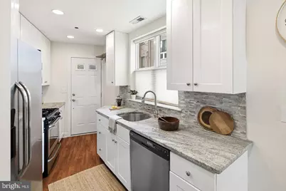 2015 Martha Street, Philadelphia, PA 19125 - Photo 9