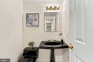 223 N 23rd St, Philadelphia, PA 19103 - Photo 13
