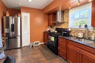 8597 Bustleton Ave, Philadelphia, PA 19152 - Photo 13