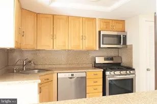 1326 Spruce St, Philadelphia, PA 19107 - Photo 15