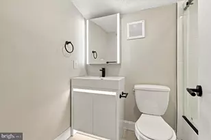 870 N 28th St, Philadelphia, PA 19130 - Photo 13