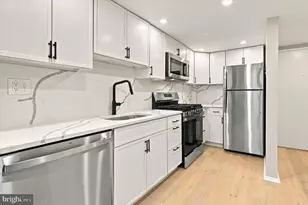 870 N 28th St, Philadelphia, PA 19130 - Photo 5