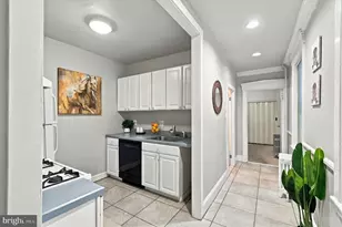 1127 Green St, Philadelphia, PA 19123 - Photo 11