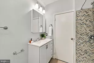 1127 Green St, Philadelphia, PA 19123 - Photo 15