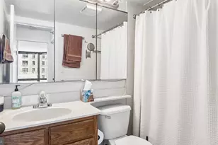 2018 Walnut St, Philadelphia, PA 19103 - Photo 9
