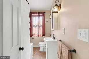 628 Arthur St, Philadelphia, PA 19111 - Photo 21