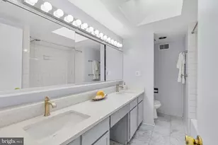 956 S Front St, Philadelphia, PA 19147 - Photo 29