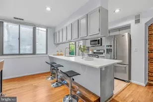 956 S Front St, Philadelphia, PA 19147 - Photo 19