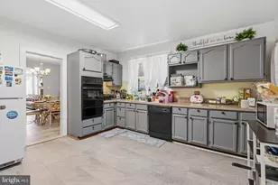 375 E Cliveden St, Philadelphia, PA 19119 - Photo 9