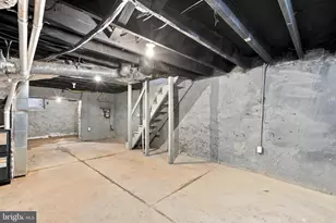 2547 Bonaffon St, Philadelphia, PA 19142 - Photo 27
