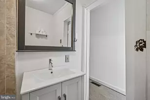 2056 Pierce St, Philadelphia, PA 19145 - Photo 27