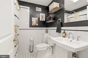 1337 N Myrtlewood St, Philadelphia, PA 19121 - Photo 21