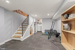 1337 N Myrtlewood St, Philadelphia, PA 19121 - Photo 29