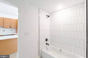 754 S 4th St, Philadelphia, PA 19147 - Photo 13