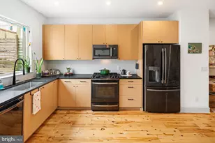 2031 E Firth St, Philadelphia, PA 19125 - Photo 9