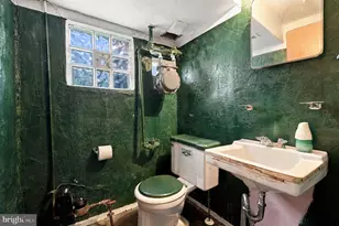 7802 Brier St, Philadelphia, PA 19152 - Photo 25