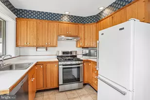 8428 Shawnee St, Philadelphia, PA 19118 - Photo 17