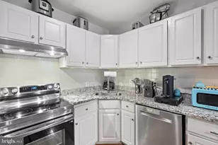 104 N 2nd St, Philadelphia, PA 19106 - Photo 9