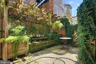 319 S Hicks St, Philadelphia, PA 19102 - Photo 31