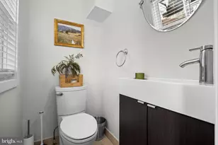 875 N 25th St, Philadelphia, PA 19130 - Photo 19