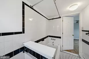 924 S 10th St, Philadelphia, PA 19147 - Photo 9