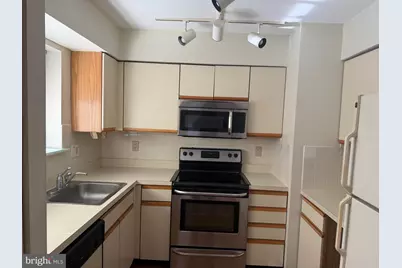 2801 Pennsylvania Avenue #A202, Philadelphia, PA 19130 - Photo 3