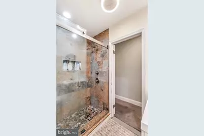 2433 S Darien Street, Philadelphia, PA 19148 - Photo 17