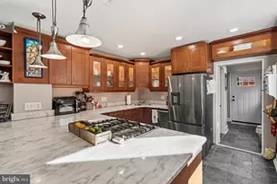 871 N 27th St, Philadelphia, PA 19130 - Photo 9