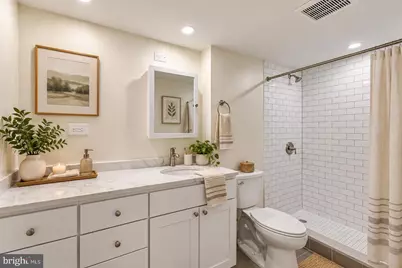 604 S Washington Square #805, Philadelphia, PA 19106 - Photo 9