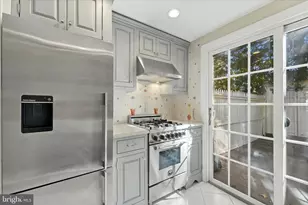148 E Hartwell Ln, Philadelphia, PA 19118 - Photo 5